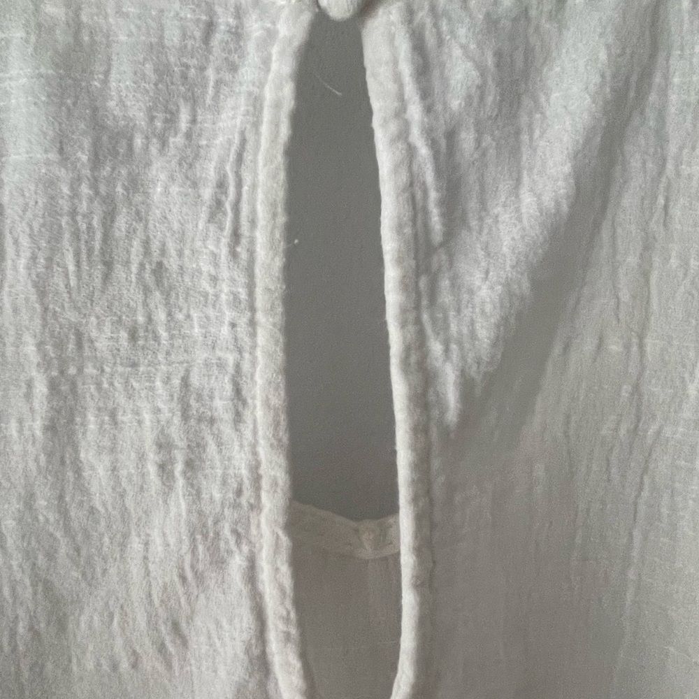 June & Hudson White Ruffle Sleeves Top W/ Lace, Size S - Picture 7 of 8